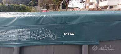 Piscina esterna intex