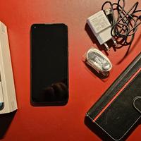 Samsung Galaxy M11 con accessori e foderino