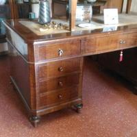 scrivania antica in noce 