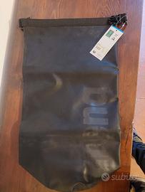 Borsa impermeabile Arena team drybag nuova.