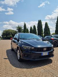 Auto fiat tipo