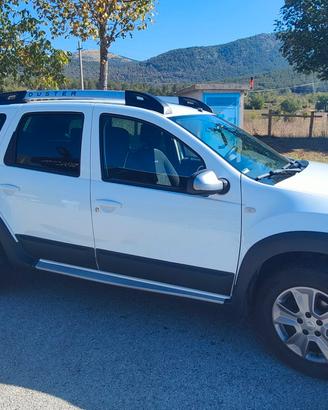 DACIA DUSTER 4X4 2015