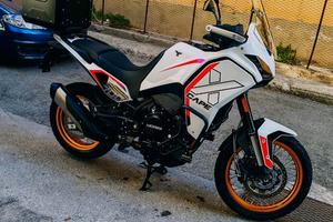 Moto morini X-cape 700 gold solo 3.000km N-u-o-V-a