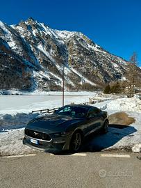 Ford Mustang 5.0 con pochissimi km