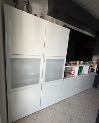 Mobile IKEA BESTÅ componibile bianco design modern