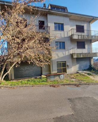 Appartamento di 176 m² con 5 locali e box auto dop