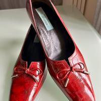 Scarpe eleganti in vernice bordeaux con tacco