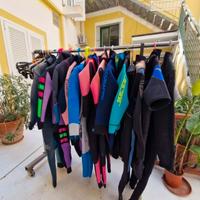 stock di attrezzatura subacquea usata.