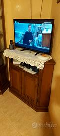 Angoliera porta TV in noce con spazio per decoder