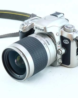 Nikon  F75 con obbiettivo 28 -100 tutto originale 