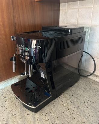 Macchina delonghi magnifica S