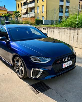 Audi A4 Avant 40 TDI quattro S tronic S line – 204