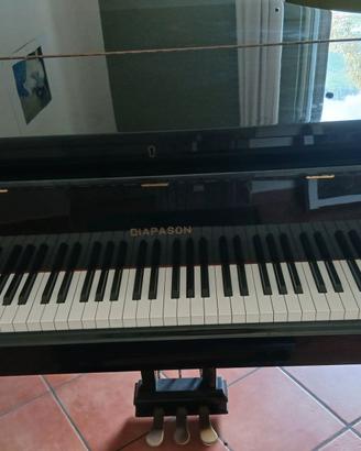 Pianoforte a mezza coda