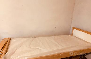 Letto basso stile Montesorri