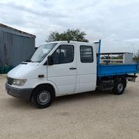 Camion Mercedes 312D Cas.Fis