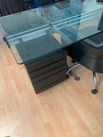 Scrivania in cristallo De Padova con 3 poltrone