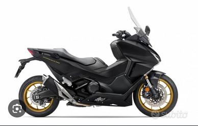 Honda forza 750