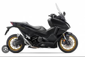 Honda forza 750