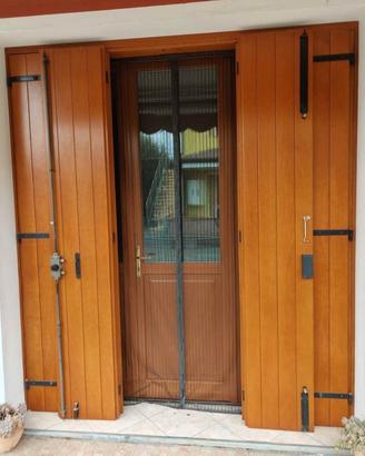  finestre e porte finestre  e scuri in legno 