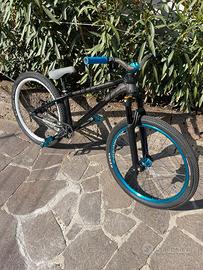 Bici dirt canyon