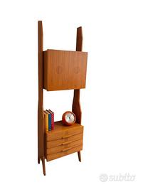 Libreria stile scandinavo