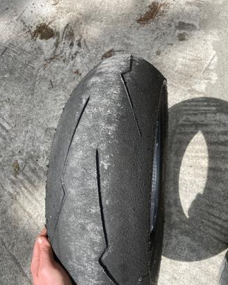 Gomme moto