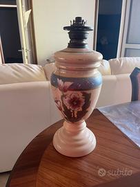 Lampada a petrolio in ceramica decorata a mano