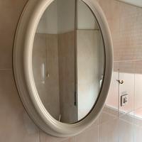 grande specchio ovale