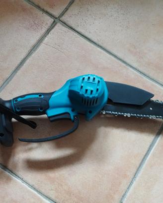 PICCOLA MOTOSEGA PER POTATURA SENZA BATTERIE