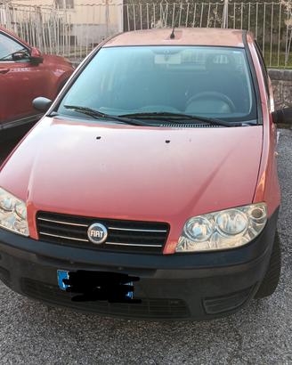 punto fiat del 2004 natural power 