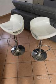 Sgabelli regolabili in altezza