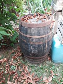 Cassette frutta vecchie e attrezzatura , tino ,ecc