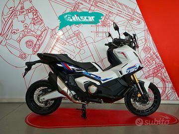 HONDA X-ADV 750 X-ADV 750 HRC