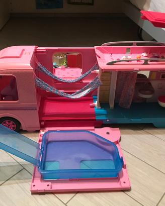 Camper di Barbie con accessori