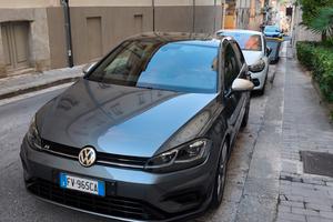 Golf R