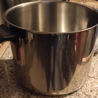 2.   PENTOLE  GRANDI   E MESTOLI  ACCIAIO