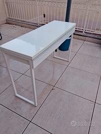 Scrivania Ikea con 2 cassetti 