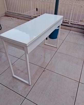 Scrivania Ikea con 2 cassetti 