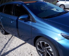 Toyota auris 2a 1.8 hybrid touring sport style