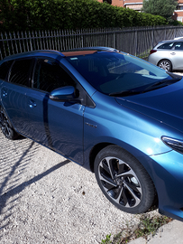 Toyota auris 2a 1.8 hybrid touring sport style