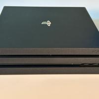 PS4 Pro 2TB + 2 controllers + 6 giochi