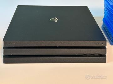 PS4 Pro 2TB + 2 controllers + 6 giochi