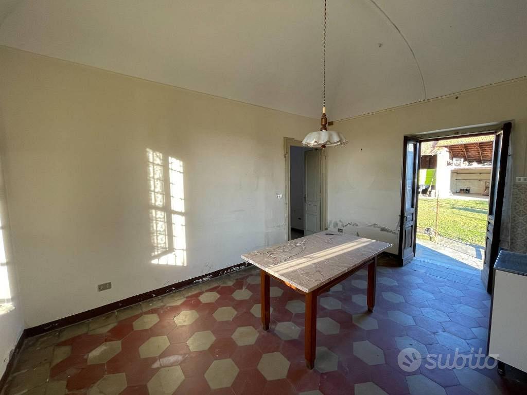 Rustico / Casale di 330 m² con 5 locali e box auto - Vista 5
