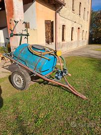 Carro botte con pompa per irrorazione