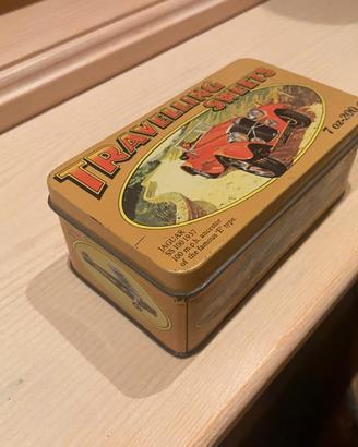 Scatolina di latta con monete lire