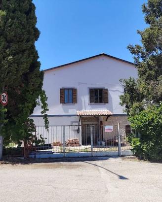 Villa di 265 m² con più di 5 locali e box auto dop