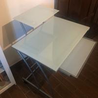 Tavolo di vetro a rotelle per PC