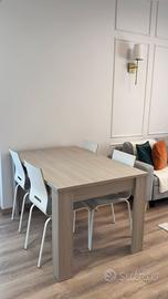 Tavolo allungabile + 4 sedie