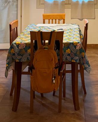 Tavolo legno con sedie
