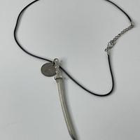 Collana con ciondolo katana keep calm kill zombies